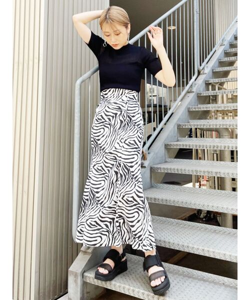 MURUA（ムルーア）の「シアーミニマルハーフスリーブトップス（ニット/セーター・レディース・ブラック/グリーン/オフホワイト/グレー・FREE）」の9枚目の写真