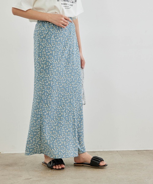 ROPE' PICNIC(ロペピクニック)の「【着丈調節の出来る】フラワーマーメイドマキシスカート(スカート・レディース・ラベンダー/ブルー/イエロー/チャコールグレー・36/38)」の3枚目の写真