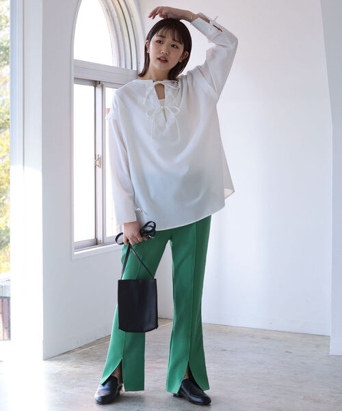 BeAMS DOT（ビームスドット）の「【WEB限定】BeAMS DOT / 2way ピンタックブラウス（シャツ/ブラウス・レディース・ホワイト/ブラック・FREE）」の5枚目の写真