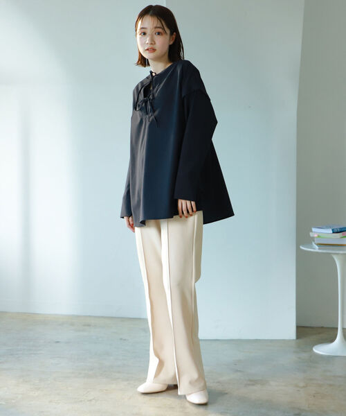 BeAMS DOT（ビームスドット）の「【WEB限定】BeAMS DOT / 2way ピンタックブラウス（シャツ/ブラウス・レディース・ホワイト/ブラック・FREE）」の13枚目の写真