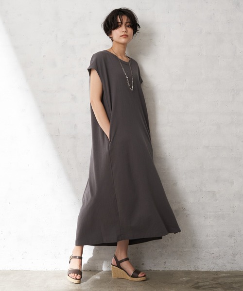 YECCA VECCA(イェッカヴェッカ)の「ジャガードカットワンピース*(ワンピース・レディース・チャコールグレー/ベージュ/ブラウン・FREE)」の2枚目の写真