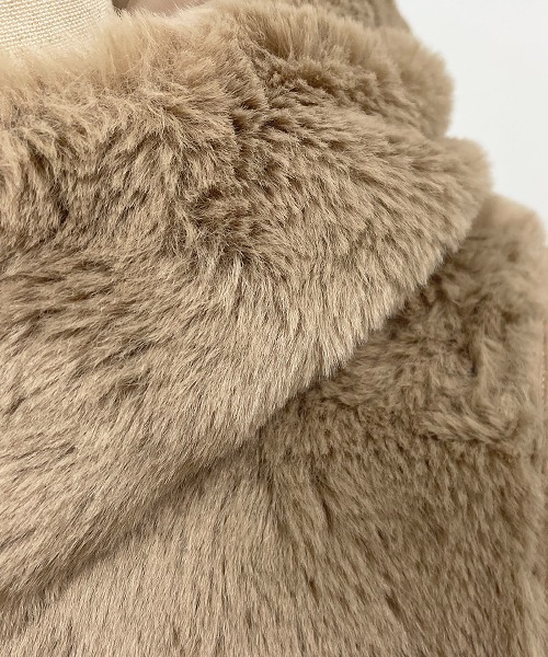 LUGIVA(ルギヴァ)の「ボアライナー付マウンテンパーカー(ライナー取り外し可能)(マウンテンパーカー・レディース・ブラック/ベージュ・M)」の14枚目の写真