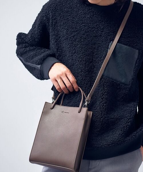 tk.TAKEO KIKUCHI（ティーケータケオキクチ）の「◆【WEB限定】3WAYスクエアバッグ（ショルダーバッグ・メンズ・ブラック/サンドベージュ/ボルドー/ブラック系/ブラック系5・00）」の4枚目の写真