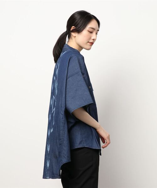 チチカカ(チチカカ)の「抜染ダンガリードルマンシャツ(シャツ/ブラウス・レディース・インディゴブルー/ブルー・FREE)」の14枚目の写真
