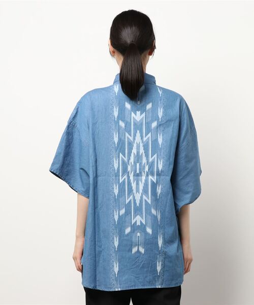 チチカカ(チチカカ)の「抜染ダンガリードルマンシャツ(シャツ/ブラウス・レディース・インディゴブルー/ブルー・FREE)」の16枚目の写真