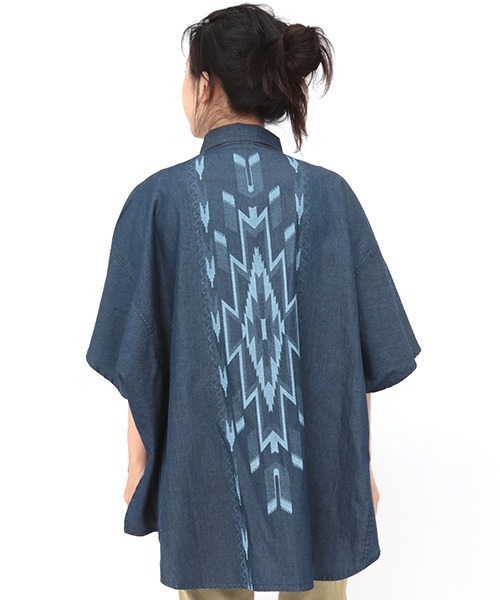 チチカカ(チチカカ)の「抜染ダンガリードルマンシャツ(シャツ/ブラウス・レディース・インディゴブルー/ブルー・FREE)」の13枚目の写真