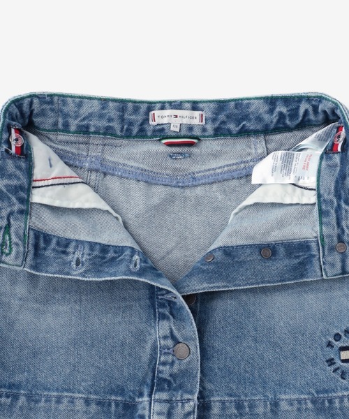 TOMMY HILFIGER(トミーヒルフィガー)の「GIRLS デニムAラインスカート(デニムスカート・キッズ・ブルー・110cm/100cm/120cm)」の5枚目の写真