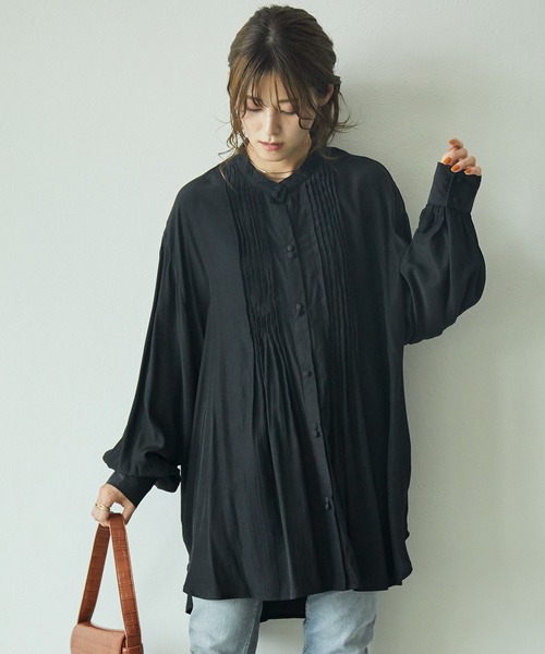 ECRIRE（エクリール）の「【yun_wearコラボ】BIGシルエットスタンドカラーピンタックロングスリーブブラウス（シャツ/ブラウス・レディース・ブラック/ベージュ/ブラウン/カーキ/オフホワイト・M）」の3枚目の写真