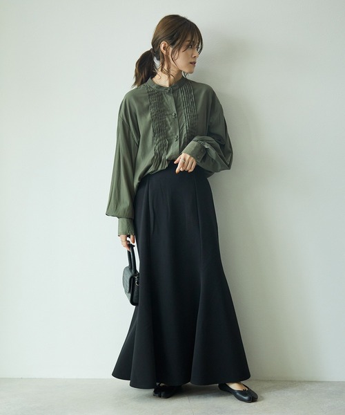 ECRIRE（エクリール）の「【yun_wearコラボ】BIGシルエットスタンドカラーピンタックロングスリーブブラウス（シャツ/ブラウス・レディース・ブラック/ベージュ/ブラウン/カーキ/オフホワイト・M）」の14枚目の写真