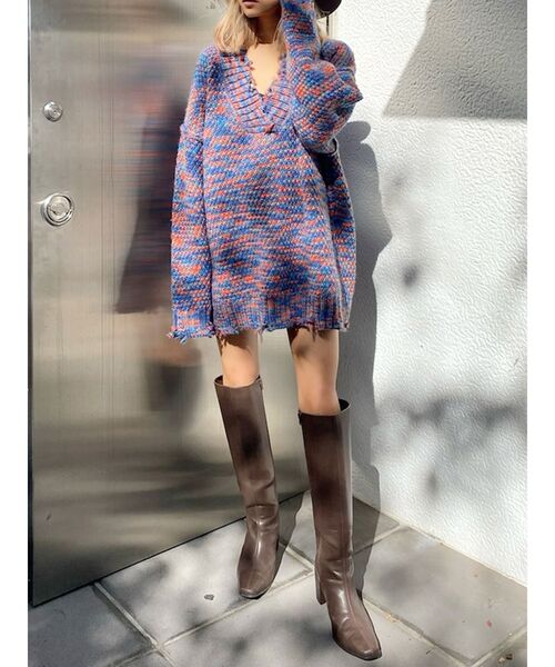 GYDA(ジェイダ)の「スペースダイヤーンVネックBIG ニット TOPS(ニット/セーター・レディース・グレー/ネイビー/ブラウン・FREE)」の9枚目の写真