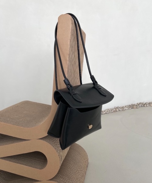 Didot.showroom（ディドット ショールーム）の「accordion bag / アコーディオン台形ハンドルバッグ（ハンドバッグ・レディース・ブラック/イエロー/アイボリー・FREE）」の17枚目の写真