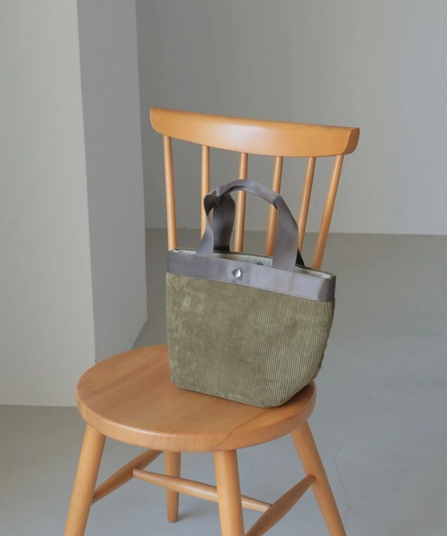 AMERICAN HOLIC（アメリカンホリック）の「【WEB限定】コーデュロイミニトート（トートバッグ・レディース・ブラック/ネイビー/カーキ/サックスブルー/アイボリー・FREE）」の4枚目の写真