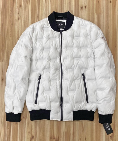 Guess（ゲス）の「エンボス加工ロゴデザインキルト中綿MA-1ブルソン（MA-1・メンズ・ブラック/ホワイト・L/M/XL/S）」の12枚目の写真