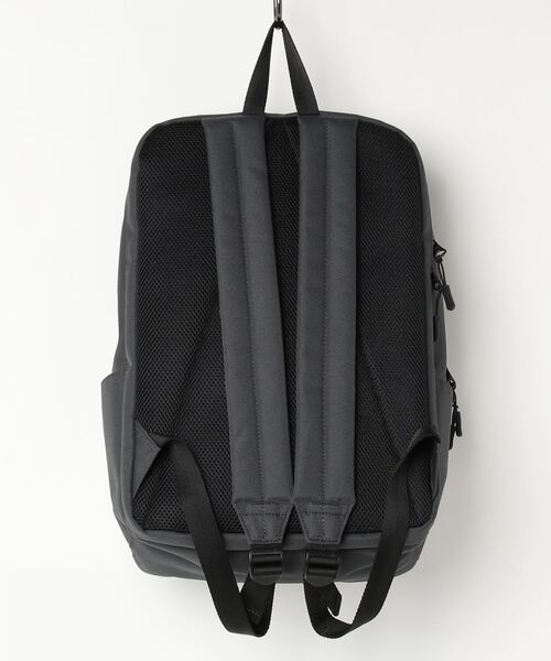 Alpha Industries（アルファインダストリーズ）の「ポリエステルコーデュラ 2ルームデイパック（バックパック/リュック・メンズ・ブラック/グレー系その他・FREE）」の4枚目の写真
