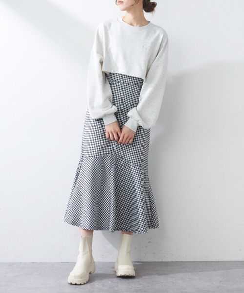 OLIVE des OLIVE(オリーブデオリーブ)の「クロップド丈トップス(Tシャツ/カットソー・レディース・チャコールグレー/オフホワイト/ミント・FREE)」の5枚目の写真