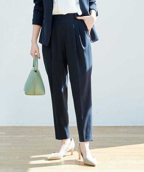 green label relaxing（グリーンレーベルリラクシング）の「【WEB限定】［ XS /H148-155㎝］サラフール テーパード パンツ -ウォッシャブル・ストレッチ・防シワ・UVカット-（その他パンツ・レディース・ベージュ/イエロー/ライム/ネイビー/ブラック・XS）」の4枚目の写真