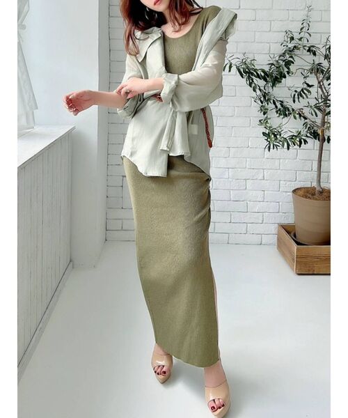 RESEXXY（リゼクシー）の「ディープスリットギャザーニットワンピース（ワンピース・レディース・ブラック/グリーン/ベージュ/モカ・FREE）」の4枚目の写真