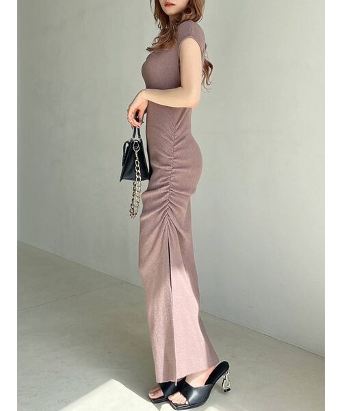 RESEXXY（リゼクシー）の「ディープスリットギャザーニットワンピース（ワンピース・レディース・ブラック/グリーン/ベージュ/モカ・FREE）」の3枚目の写真