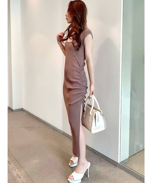 RESEXXY（リゼクシー）の「ディープスリットギャザーニットワンピース（ワンピース・レディース・ブラック/グリーン/ベージュ/モカ・FREE）」の16枚目の写真