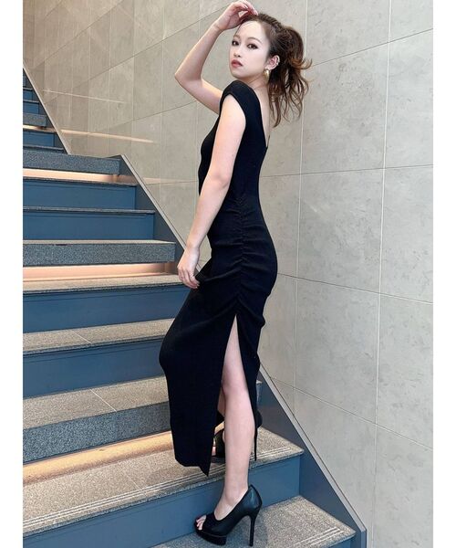 RESEXXY（リゼクシー）の「ディープスリットギャザーニットワンピース（ワンピース・レディース・ブラック/グリーン/ベージュ/モカ・FREE）」の6枚目の写真