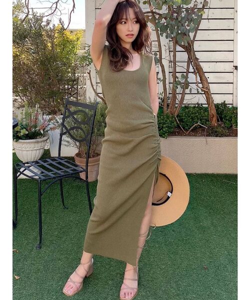 RESEXXY（リゼクシー）の「ディープスリットギャザーニットワンピース（ワンピース・レディース・ブラック/グリーン/ベージュ/モカ・FREE）」の7枚目の写真