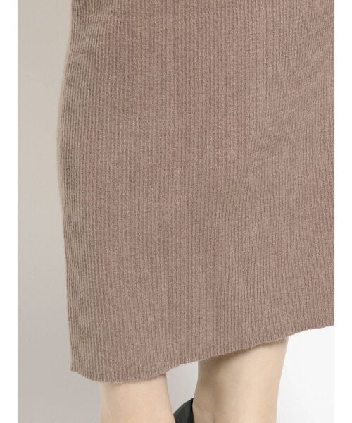 RESEXXY（リゼクシー）の「ディープスリットギャザーニットワンピース（ワンピース・レディース・ブラック/グリーン/ベージュ/モカ・FREE）」の8枚目の写真