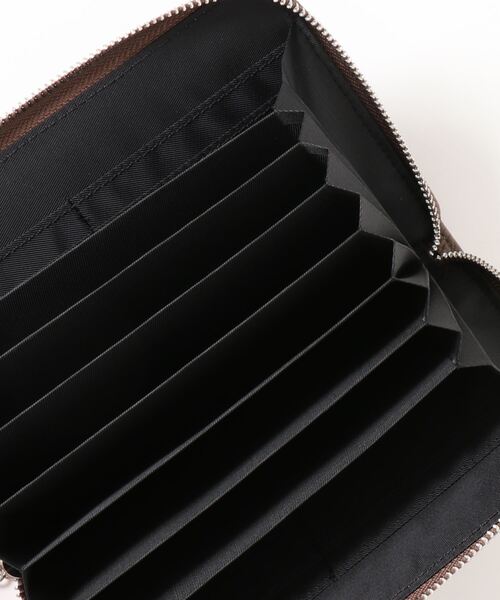 VitaFelice（ヴィータフェリーチェ）の「スキミング防止通帳ケース（パスポートケース・レディース・ライトグレー/モカ/チャコールグレー/シルバー/ブラック・FREE）」の7枚目の写真