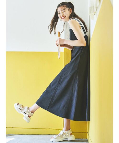 dazzlin（ダズリン）の「バイカラーレイヤードキャミワンピース（ワンピース・レディース・ブラック/ベージュ・FREE）」の15枚目の写真