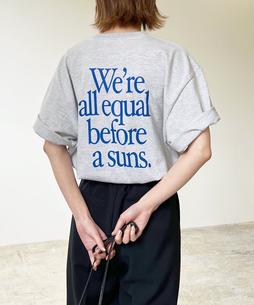 LIAN（リアン）の「ビッグロゴTシャツ（Tシャツ/カットソー・レディース・オフホワイト/ブラック/グリーン/ブルー/ピンク/レッド/オレンジ・FREE）」の4枚目の写真