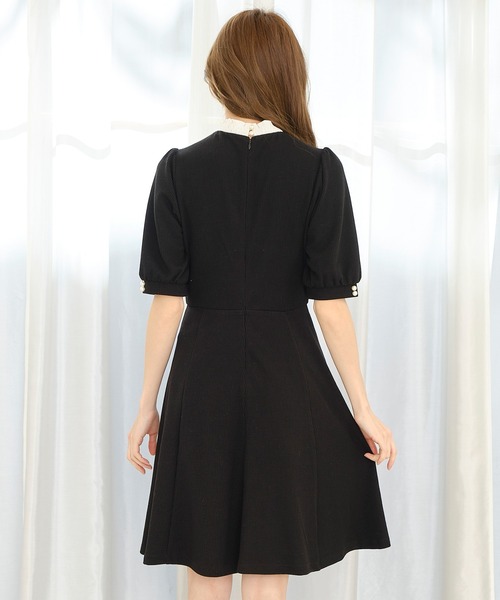 TITTY&CO.(ティティーアンドコー)の「【TITTY&CO.】オーバーレースカラーカットワンピース(ワンピース・レディース・ベージュ/ブラック・SMALL/MEDIUM)」の3枚目の写真