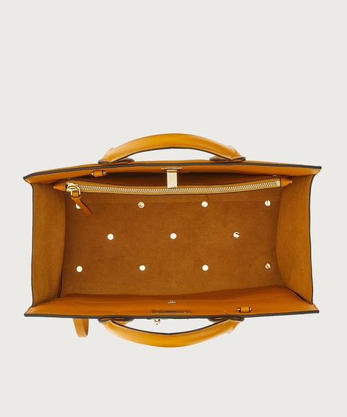 FERRAGAMO(フェラガモ)の「FERRAGAMO STUDIO SOFT BAG(ハンドバッグ・レディース・ダークオレンジ・ONE SIZE)」の4枚目の写真