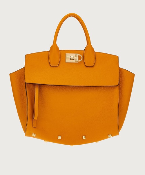 FERRAGAMO(フェラガモ)の「FERRAGAMO STUDIO SOFT BAG(ハンドバッグ・レディース・ダークオレンジ・ONE SIZE)」の3枚目の写真
