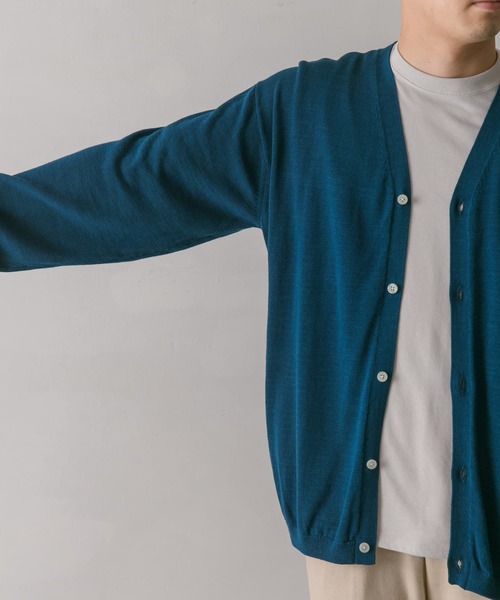 URBAN RESEARCH DOORS（アーバンリサーチドアーズ）の「強撚Vネックカーディガン（カーディガン/ボレロ・メンズ・ライトグレー/ネイビー/ターコイズブルー/グリーン・M/L）」の6枚目の写真