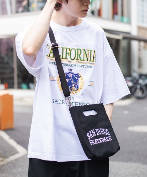 WEGO(ウィゴー)の「WEGO/2WAYキャンバスレコードショルダー(ショルダーバッグ・メンズ・ナチュラル/ブラック/ダークインディゴブルー・FREE)」の4枚目の写真