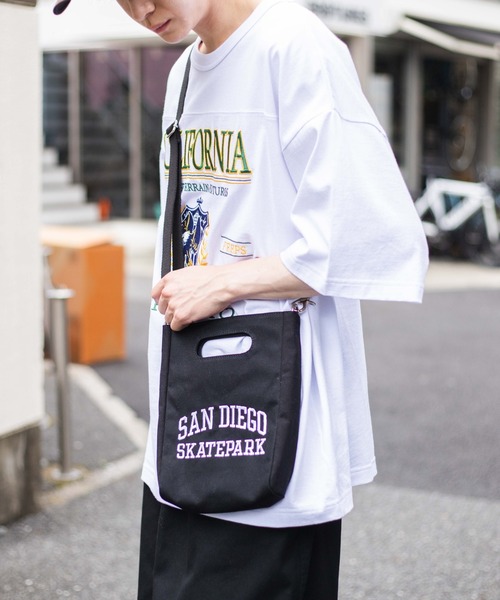 WEGO(ウィゴー)の「WEGO/2WAYキャンバスレコードショルダー(ショルダーバッグ・メンズ・ナチュラル/ブラック/ダークインディゴブルー・FREE)」の10枚目の写真