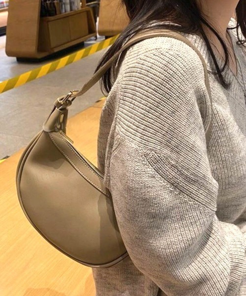 Dalfwin(ダールフィン)の「三日月ショルダーバッグ(ショルダーバッグ・レディース・ブラック/アイボリー/ベージュ・ONE SIZE/FREE)」の20枚目の写真