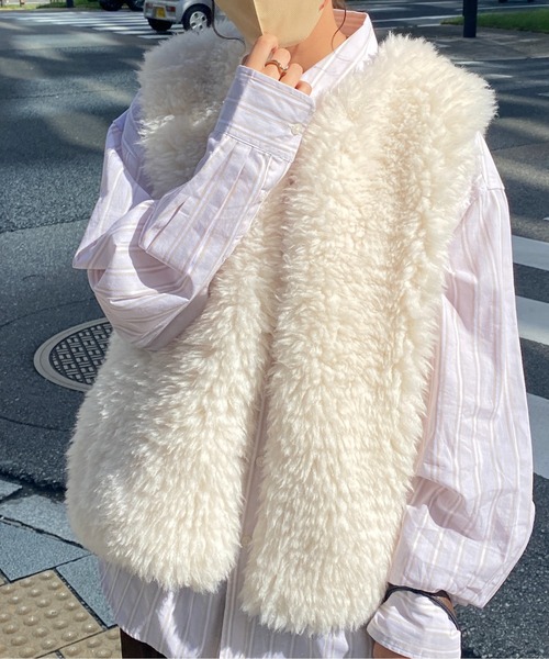 CPCM(シーピーシーエム)の「ボリュームプードルファーベスト(ベスト・レディース・ブラウン/オフホワイト/モカ・FREE)」の1枚目の写真