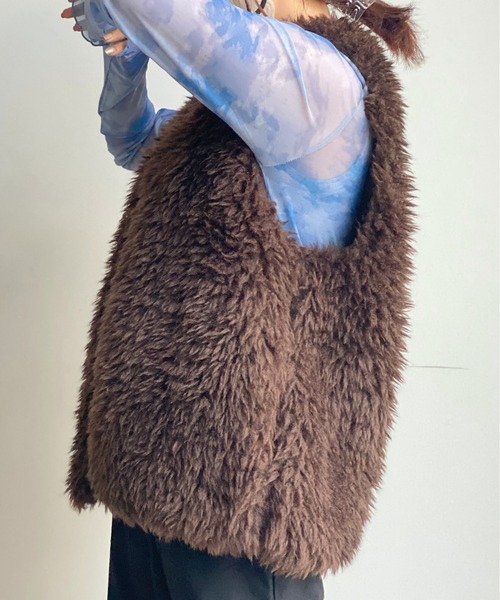 CPCM(シーピーシーエム)の「ボリュームプードルファーベスト(ベスト・レディース・ブラウン/オフホワイト/モカ・FREE)」の6枚目の写真