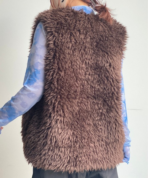 CPCM(シーピーシーエム)の「ボリュームプードルファーベスト(ベスト・レディース・ブラウン/オフホワイト/モカ・FREE)」の8枚目の写真