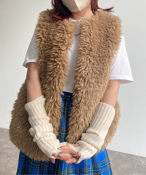 CPCM(シーピーシーエム)の「ボリュームプードルファーベスト(ベスト・レディース・ブラウン/オフホワイト/モカ・FREE)」の10枚目の写真