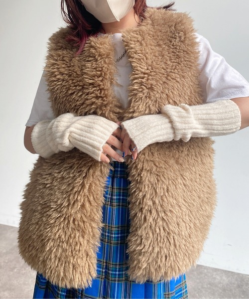 CPCM(シーピーシーエム)の「ボリュームプードルファーベスト(ベスト・レディース・ブラウン/オフホワイト/モカ・FREE)」の7枚目の写真