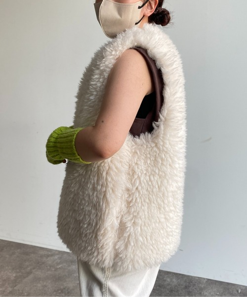 CPCM(シーピーシーエム)の「ボリュームプードルファーベスト(ベスト・レディース・ブラウン/オフホワイト/モカ・FREE)」の5枚目の写真