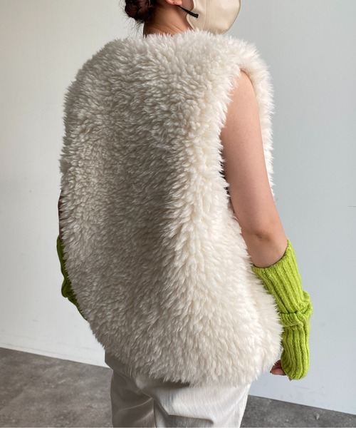 CPCM(シーピーシーエム)の「ボリュームプードルファーベスト(ベスト・レディース・ブラウン/オフホワイト/モカ・FREE)」の13枚目の写真