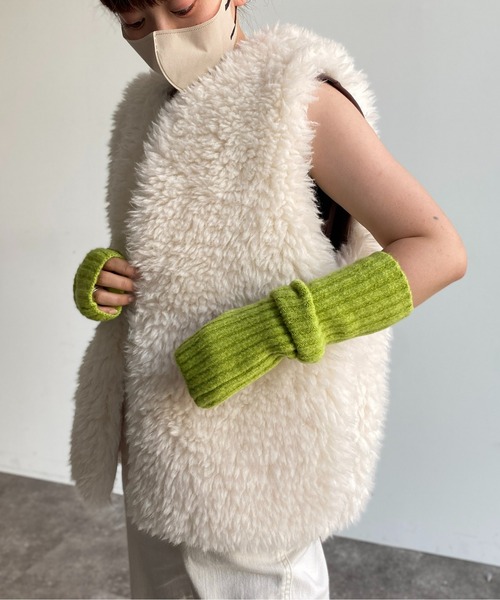 CPCM(シーピーシーエム)の「ボリュームプードルファーベスト(ベスト・レディース・ブラウン/オフホワイト/モカ・FREE)」の11枚目の写真