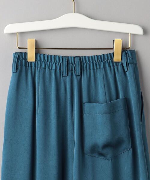 BEAUTY&YOUTH UNITED ARROWS（ビューティーアンドユースユナイテッドアローズ）の「ポリエステルサテン タックパンツ -ウォッシャブル-（その他パンツ・レディース・コバルトブルー/イエロー/オフホワイト・S/M）」の19枚目の写真