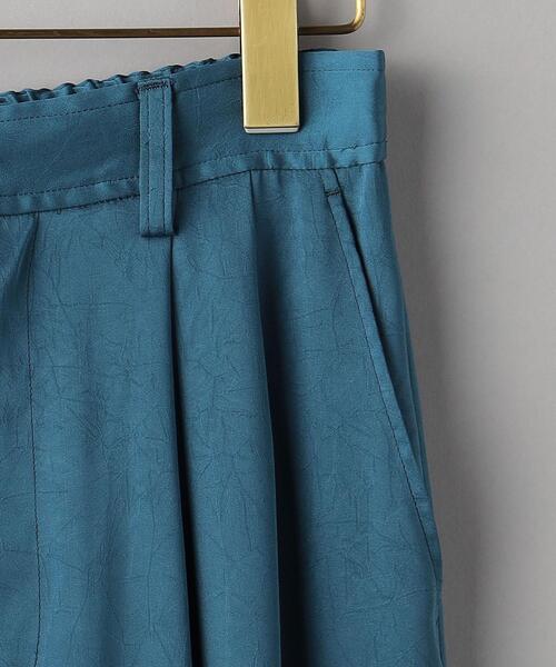 BEAUTY&YOUTH UNITED ARROWS（ビューティーアンドユースユナイテッドアローズ）の「ポリエステルサテン タックパンツ -ウォッシャブル-（その他パンツ・レディース・コバルトブルー/イエロー/オフホワイト・S/M）」の6枚目の写真