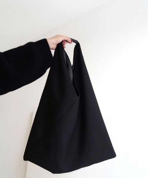 ibeul_（イベール）の「クロスショルダーバッグ（ショルダーバッグ・レディース・ブラック/グリーン・FREE）」の2枚目の写真