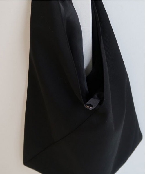 ibeul_（イベール）の「クロスショルダーバッグ（ショルダーバッグ・レディース・ブラック/グリーン・FREE）」の3枚目の写真