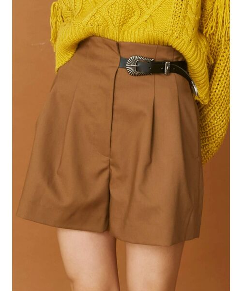 EVRIS(エヴリス)の「バックルデザインショートパンツ(その他パンツ・レディース・ブラウン/ブルー/ブラック・MEDIUM/SMALL)」の1枚目の写真