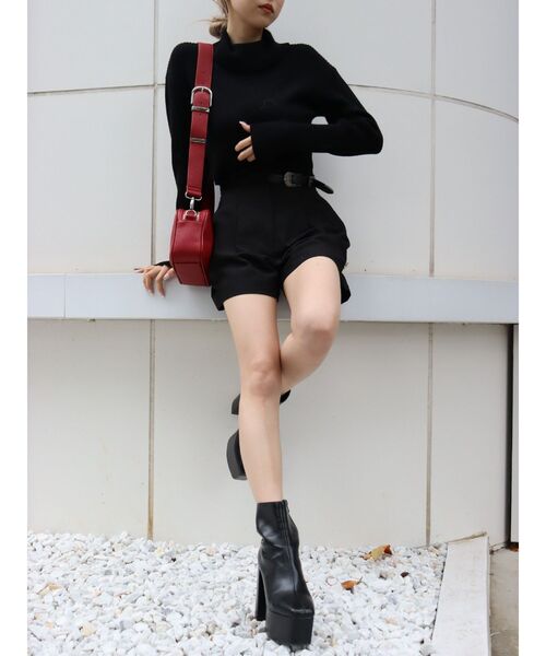 EVRIS(エヴリス)の「バックルデザインショートパンツ(その他パンツ・レディース・ブラウン/ブルー/ブラック・MEDIUM/SMALL)」の10枚目の写真